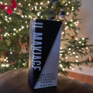 IL MAKIAGE Woke Up Like This Foundation